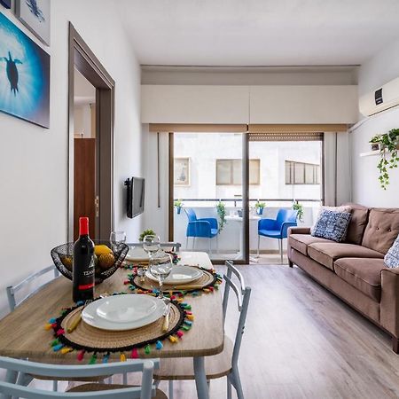 Eleni'S 1-Br Apt In Larnaca Center Buitenkant foto
